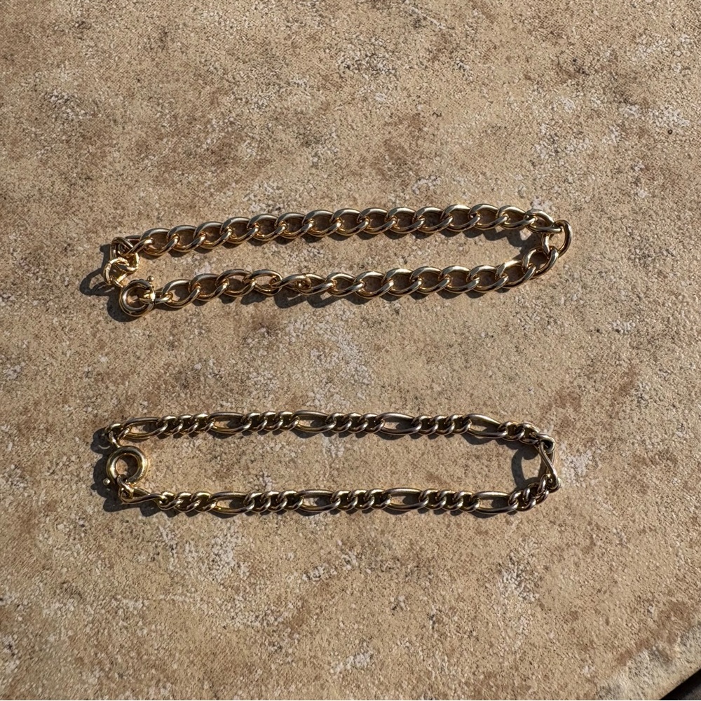 Two Gold Chain Bracelets - Picture 3 of 5